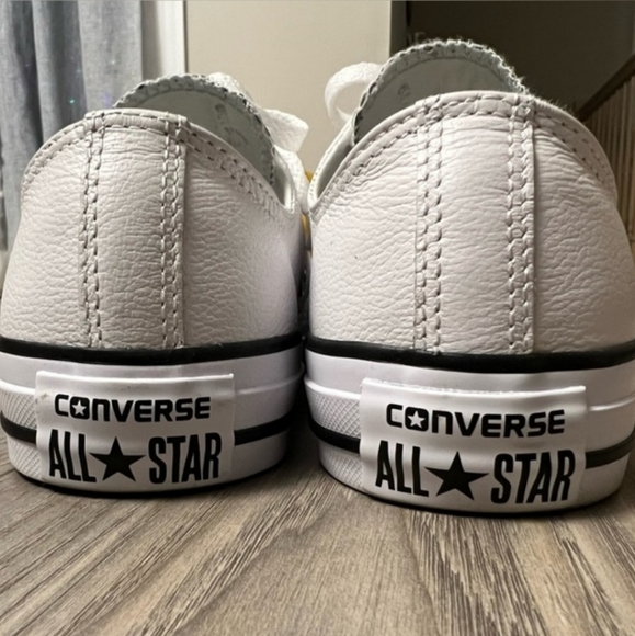 Converse White Leather Chuck Taylor All Star - Picture 4 of 5